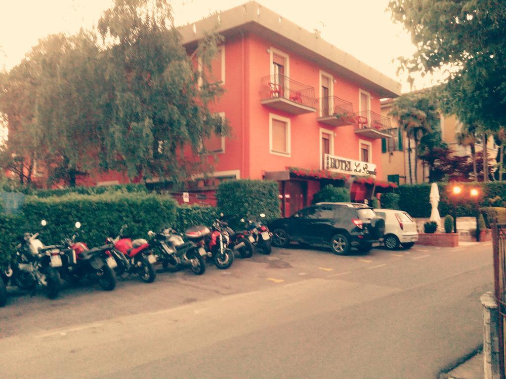 Hotel La Pergola Barga Exterior foto