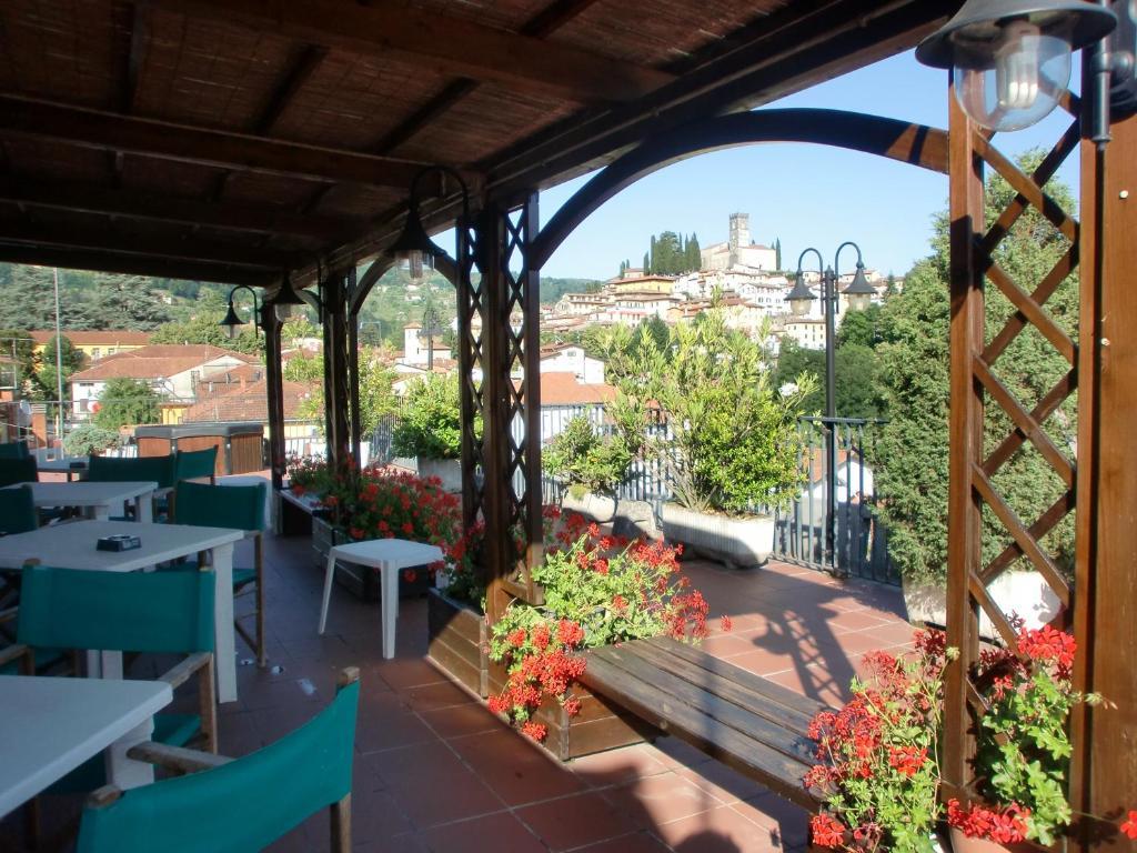 Hotel La Pergola Barga Exterior foto