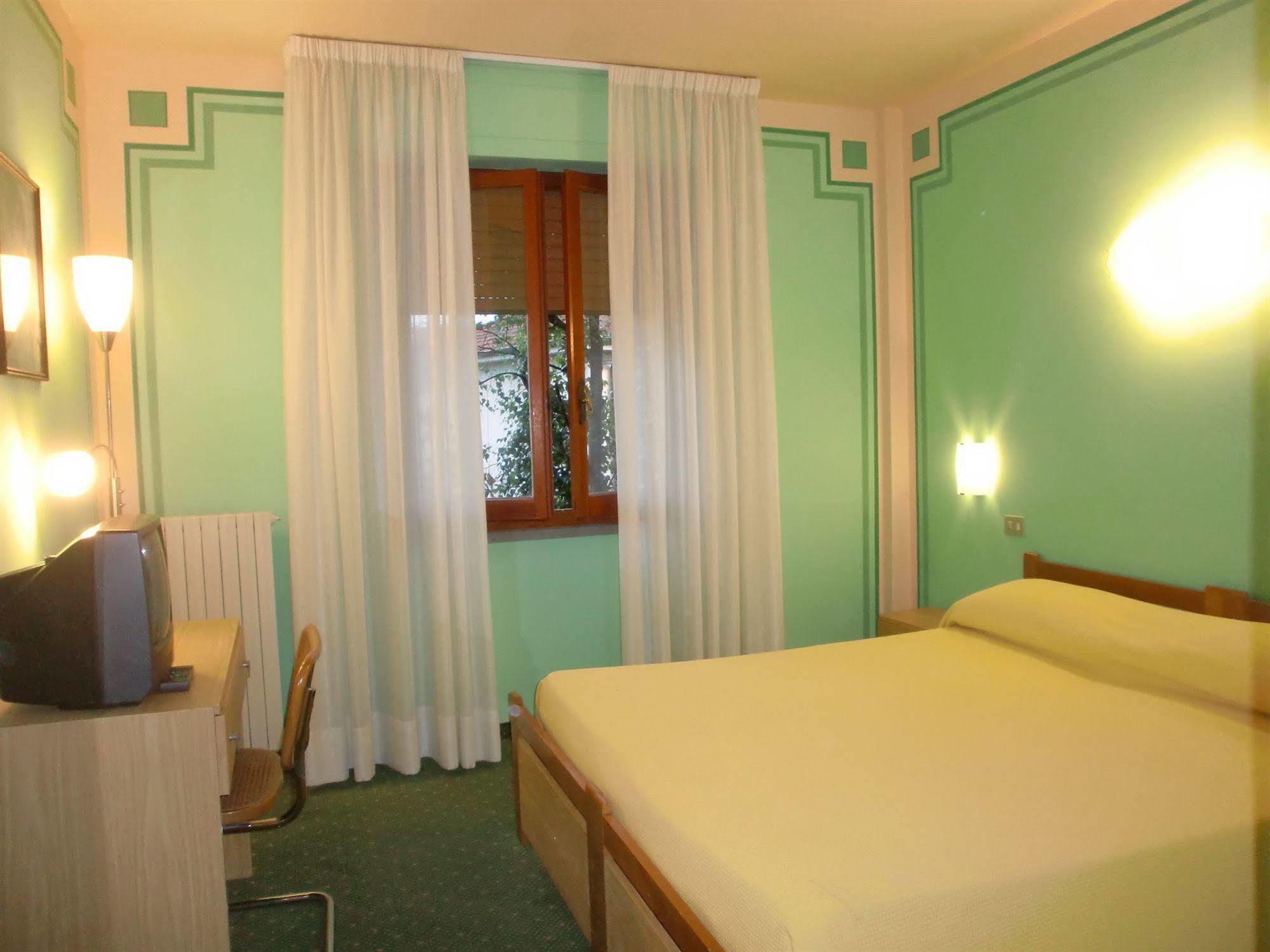 Hotel La Pergola Barga Exterior foto